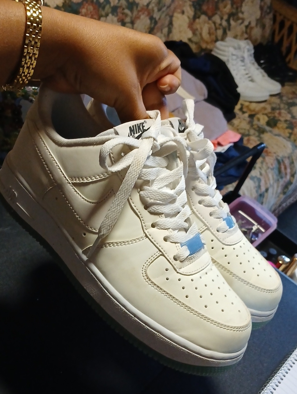 Nike White Low-Top Leather Sneakers with Subtle Blue Accent